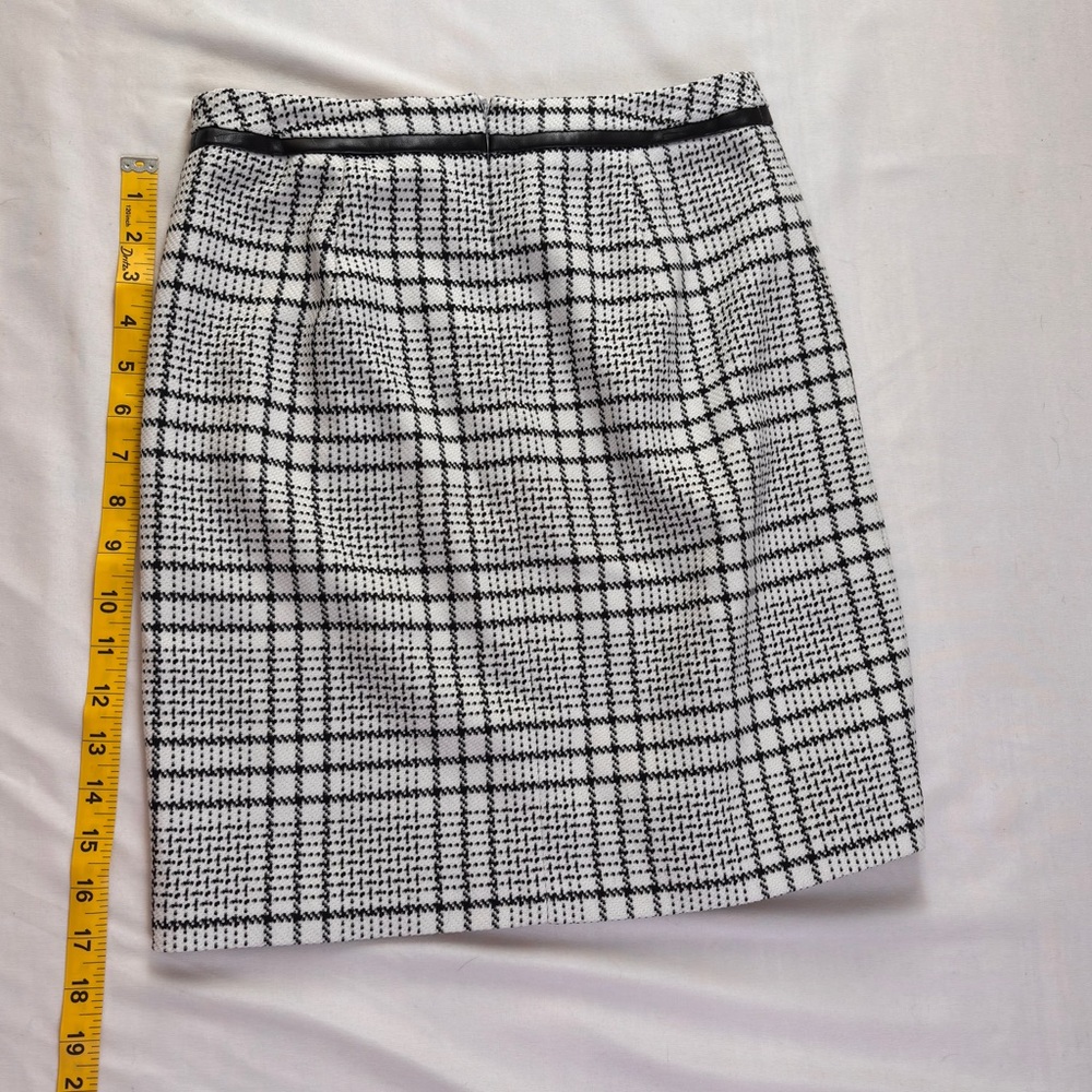 White House Black Market Black and White Checkered Pencil Skirt